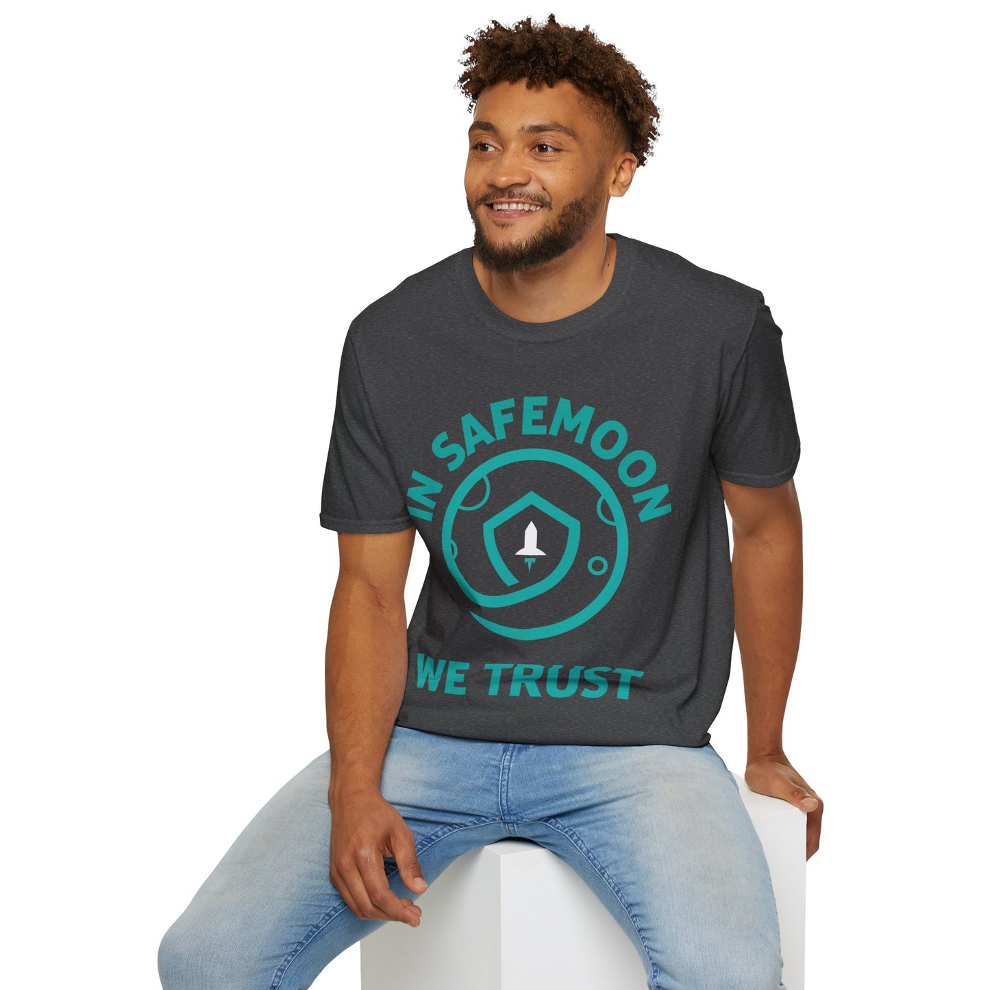 In Safemoon We Trust Blockchain Cryptocurrency Crypto Men Women T-Shirt