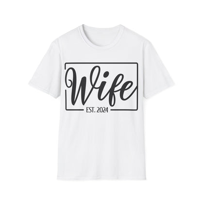 Wife Est 2024 Just Married Honeymoon Wedding Couples T-Shirt For Women T-Shirt