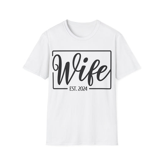 Wife Est 2024 Just Married Honeymoon Wedding Couples T-Shirt For Women T-Shirt