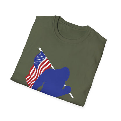 Funny Bigfoot USA Flag America For Sasquatch Believers T-Shirt For Men Women