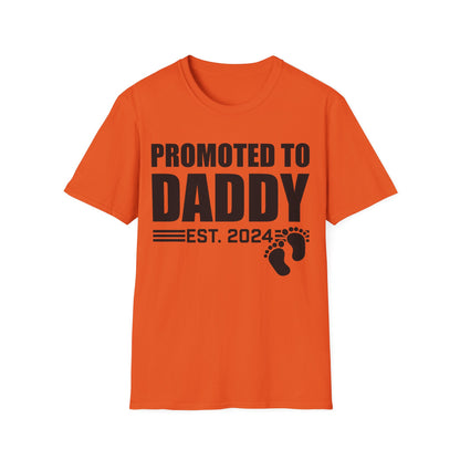 Mens Promoted To Daddy 2024 Pregnancy Announcement Gift T-Shirt