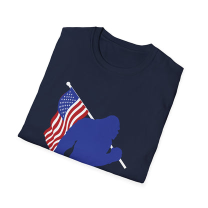 Funny Bigfoot USA Flag America For Sasquatch Believers T-Shirt For Men Women