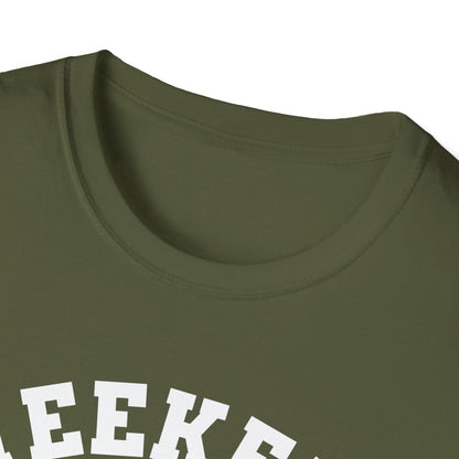 Funny Weekend Forecast Deer Hunting with The Chance of Beer Drinking T-Shirt Men