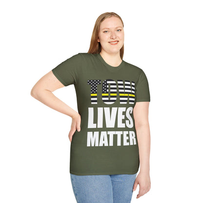 Tow Lives Matter Thin Yellow Line Tow Truck Driver Birthday Gift T-shirt Men