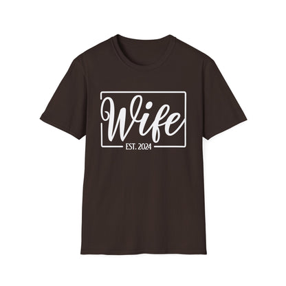 Wife Est 2024 Just Married Honeymoon Wedding Couples T-Shirt for Women