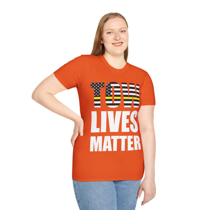 Tow Lives Matter Thin Yellow Line Tow Truck Driver Birthday Gift T-shirt Men