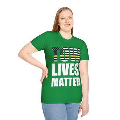 Tow Lives Matter Thin Yellow Line Tow Truck Driver Birthday Gift T-shirt Men