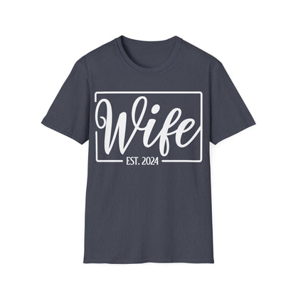 Wife Est 2024 Just Married Honeymoon Wedding Couples T-Shirt For Women T-Shirt