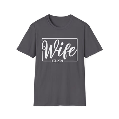 Wife Est 2024 Just Married Honeymoon Wedding Couples T-Shirt for Women