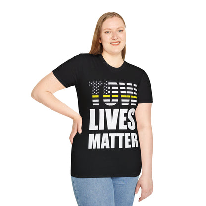 Tow Lives Matter Thin Yellow Line Tow Truck Driver Birthday Gift T-shirt Men